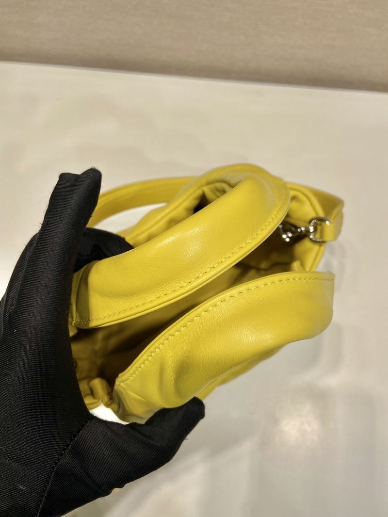 Pra*a tote bags